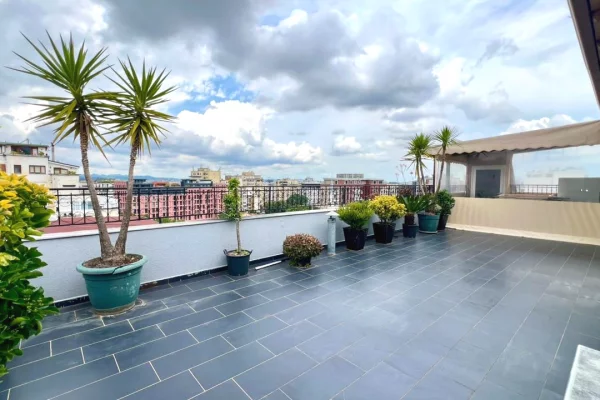 Zyre me Qera Premium⚜️: 3 Ambiente Pune + 1 Verande📍Rruga e Kavajes (Prane Esp Oil, Buze Rruge) - Sp.200m2 - 3000Euro/Muaj || Super Privatesi Totale