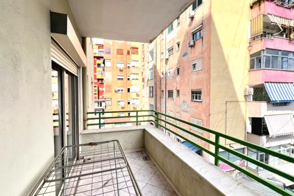 Appartamento in affitto a Tirana 2+1, Arredato
