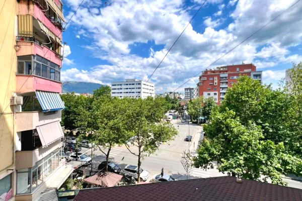 Appartamento in affitto a Tirana 2+1, Arredato
