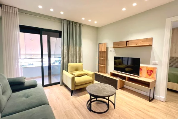 Shtepi me qera 1+1 ne Tirane - 70,000 Leke