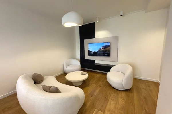 Shtepi me qera 2+1 ne Tirane - 700 Euro