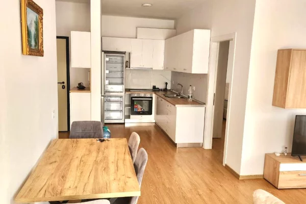 Shtepi me qera Apartament ne Tirane, 2+1, Mobilimi E mobiluar, Pagesa 70,000  Leke.