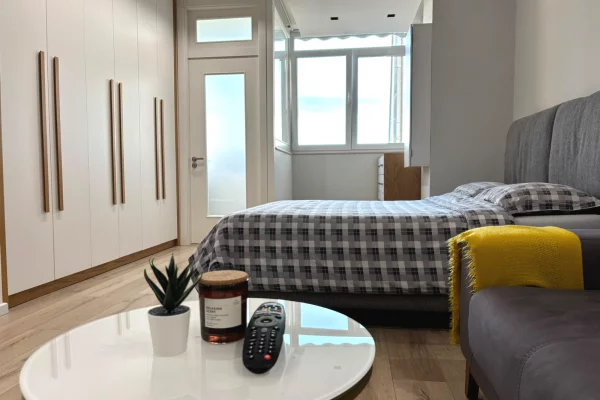 Shtepi me qera Apartament ne Tirane, Garsoniere, Mobilimi E mobiluar, Pagesa 43,000  Leke.