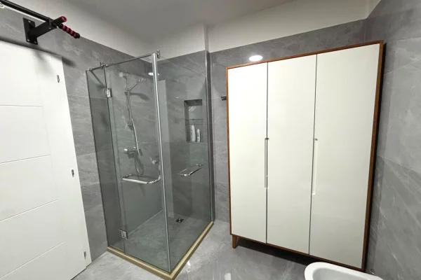 Shtepi me qera Apartament ne Tirane, Garsoniere, Mobilimi E mobiluar, Pagesa 43,000  Leke.