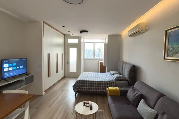 Shtepi me qera Apartament ne Tirane, Garsoniere, Mobilimi E mobiluar, Pagesa 43,000  Leke.