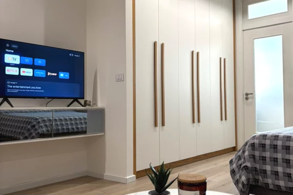 Shtepi me qera Apartament ne Tirane, Garsoniere, Mobilimi E mobiluar, Pagesa 43,000  Leke.