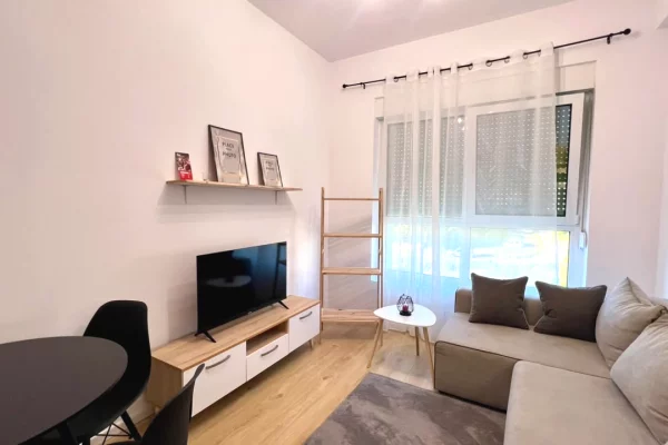 Shtepi me qera 1+1 ne Tirane - 40,000 Leke