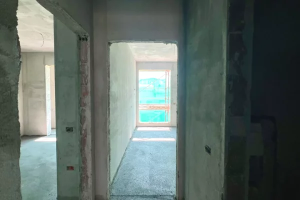 Shtepi ne shitje Apartament ne Tirane, 1+1, Mobilimi Bosh, pa mobiluar, Pagesa 120,000  Euro.