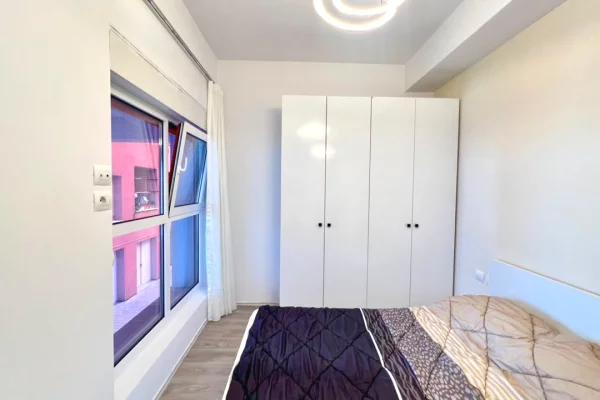 Shtepi ne shitje Apartament ne Tirane, Garsoniere, Mobilimi E mobiluar, Pagesa 82,000  Euro.