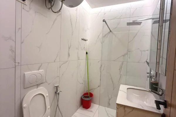 Me Qira: 1+1 (65m2) 📍Kodra e diellit/ Big Market (jo malore) Super investuar në detaje || Çdo gjë e re 🌸 50.000 Lekë/Muaj 🔥🔥