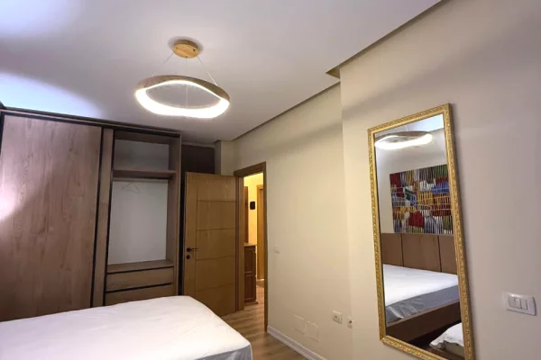 Shtepi me qera Apartament ne Tirane, 1+1, Mobilimi E mobiluar, Pagesa 50,000  Leke.