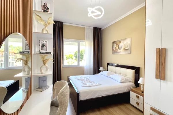 Me Qera: Premium Apt 1+1 +1 Garazh🅿️📍Kopshti Botanik(Prane Xhamise) - Kati.4 - S.70m² - 70,000 Leke/Muaj || E Pabanuar me pare 100% e Re✨️