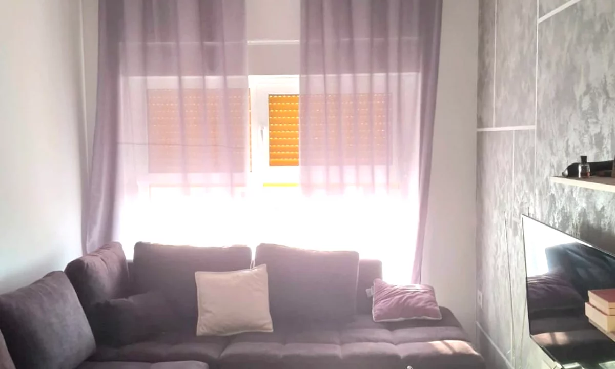 Shtepi me qera Apartament ne Tirane, 1+1, Mobilimi E mobiluar, Pagesa 44,000  Leke.