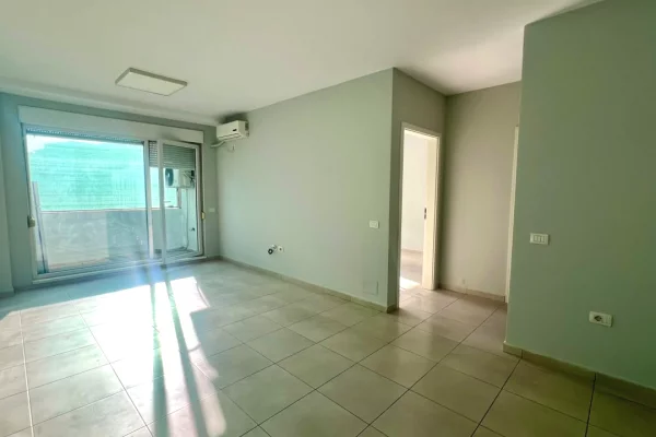 Zyre me Qera : 2 Ambiente Pune 📍21 Dhjetori (Kompleksi Magnet) - Kt.7 - S.60m2 - 40,000 Leke/Muaj - Orientim Jug || Pozite strategjike ne qytet⚜️