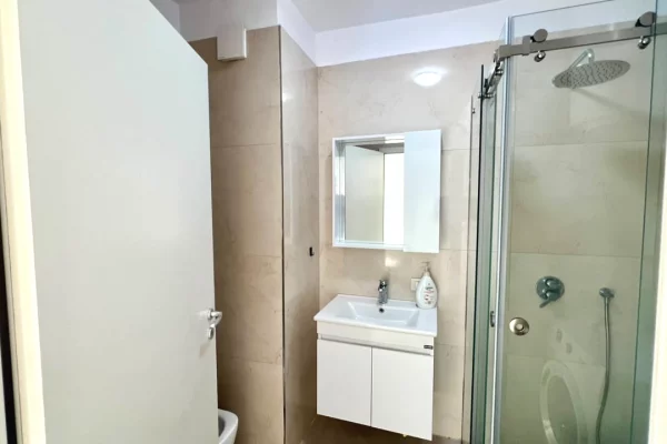Zyre me Qera : 2 Ambiente Pune 📍21 Dhjetori (Kompleksi Magnet) - Kt.7 - S.60m2 - 40,000 Leke/Muaj - Orientim Jug || Pozite strategjike ne qytet⚜️
