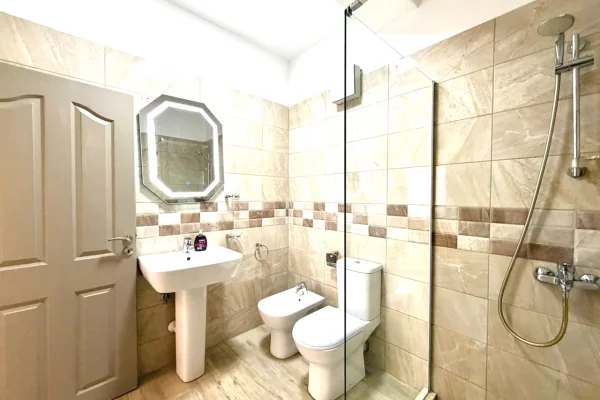 Shtepi me qera Apartament ne Tirane, 1+1, Mobilimi E mobiluar, Pagesa 55,000  Leke.
