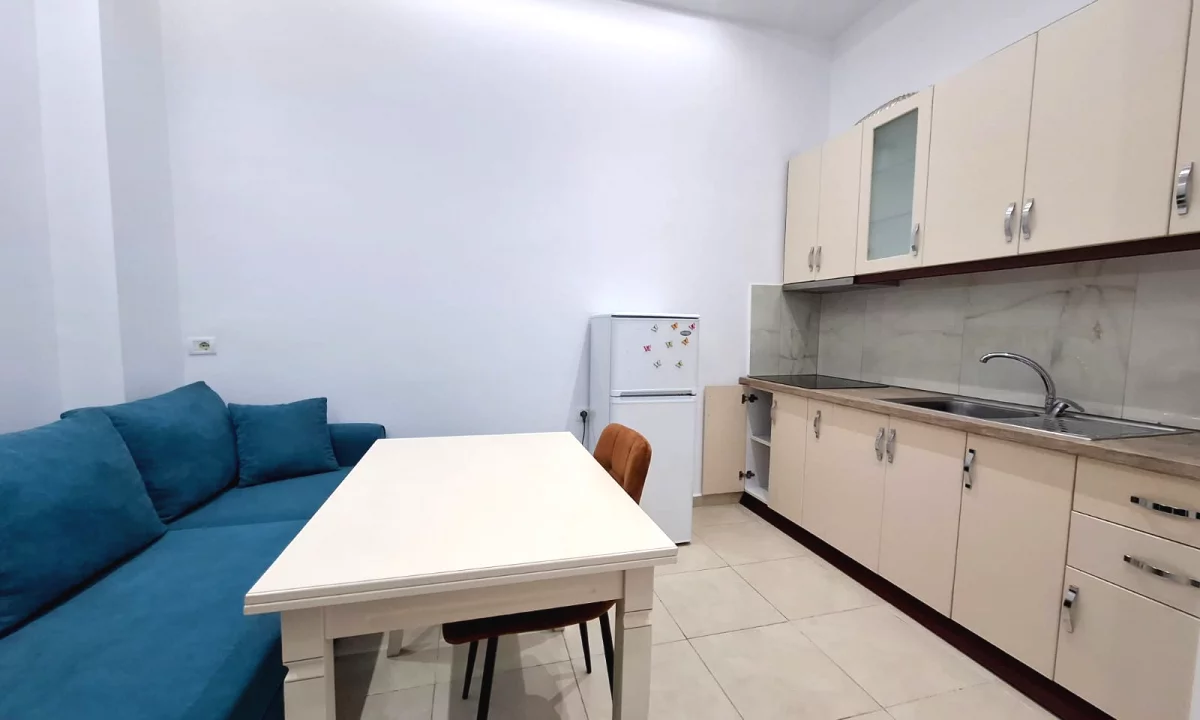 Shtepi me qera Apartament ne Tirane, 1+1, Mobilimi E mobiluar, Pagesa 35,000  Leke.