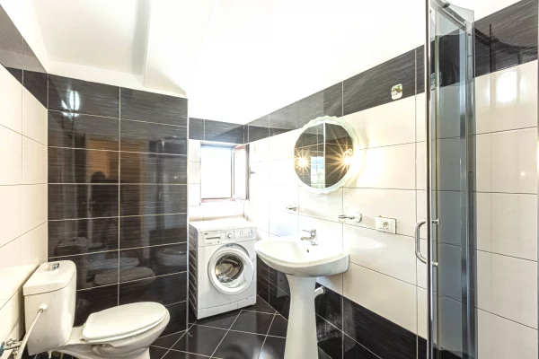 Shtepi me qera Apartament ne Tirane, 2+1, Mobilimi E mobiluar, Pagesa 700  Euro.