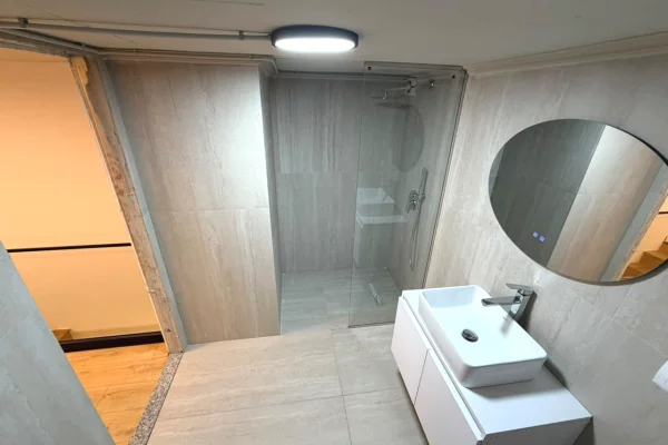 Shtepi me qera Duplex(shtepi me 2 kate) ne Tirane, 1+1, Mobilimi E mobiluar, Pagesa 550  Euro.