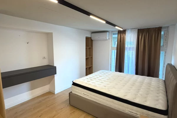 Shtepi me qera Duplex(shtepi me 2 kate) ne Tirane, 1+1, Mobilimi E mobiluar, Pagesa 550  Euro.