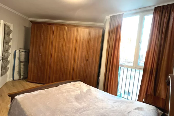 Shtepi ne shitje Apartament ne Tirane, 2+1, Mobilimi E mobiluar, Pagesa 169,000  Euro.