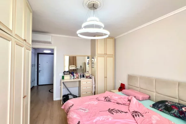 Shtepi ne shitje Apartament ne Tirane, 1+1, Mobilimi E mobiluar, Pagesa 140,000  Euro.