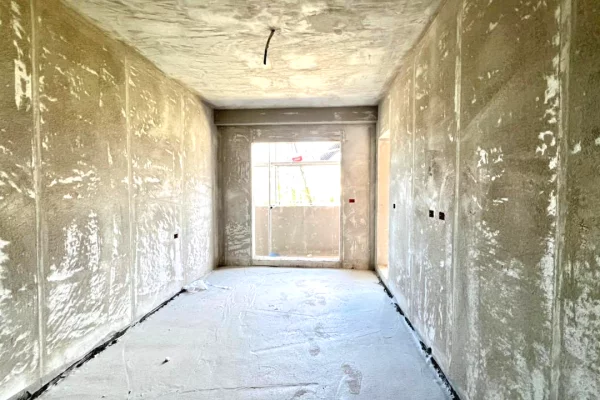 Shtepi ne shitje Apartament ne Tirane, 1+1, Mobilimi Bosh, pa mobiluar, Pagesa 88,000  Euro.
