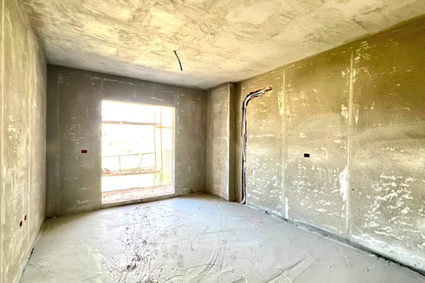 Shtepi ne shitje Apartament ne Tirane, 1+1, Mobilimi Bosh, pa mobiluar, Pagesa 88,000  Euro.