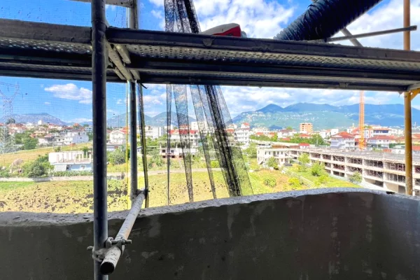 Shtepi ne shitje Apartament ne Tirane, 1+1, Mobilimi Bosh, pa mobiluar, Pagesa 88,000  Euro.