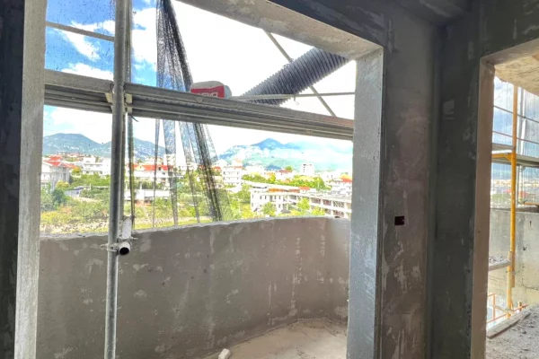 Shtepi ne shitje Apartament ne Tirane, 1+1, Mobilimi Bosh, pa mobiluar, Pagesa 88,000  Euro.
