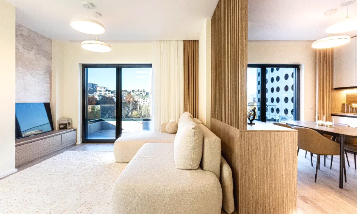 Penthouse (panoramic top floor) for rent in Tirana 1+1, Furnished