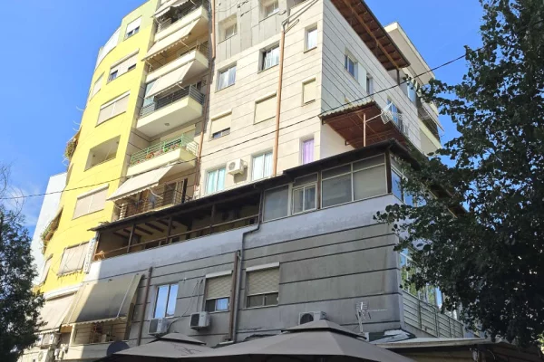 ● Me Qera: ZYRE 197 m2 me 2 🚾📍DON BOSKO (Perballe Kishes Katolike) ⛪️ Kati 2, Ndare ne 7 Ambiente Pune + Depo | Cmimi: 850Euro NETO/Muaj 🔥