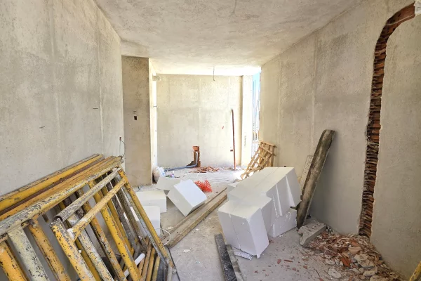 Shtepi ne shitje Apartament ne Tirane, 2+1, Mobilimi Bosh, pa mobiluar, Pagesa 105,000  Euro.