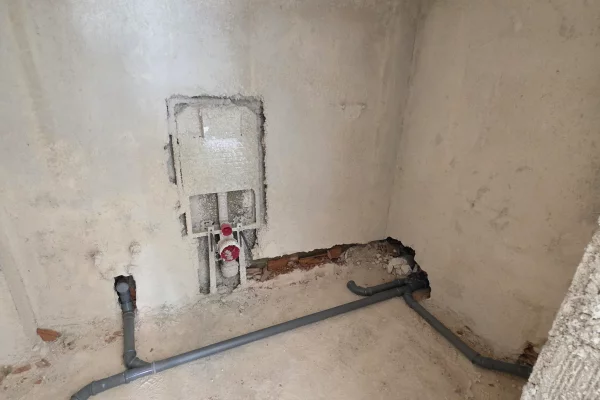 Shtepi ne shitje Apartament ne Tirane, 2+1, Mobilimi Bosh, pa mobiluar, Pagesa 105,000  Euro.