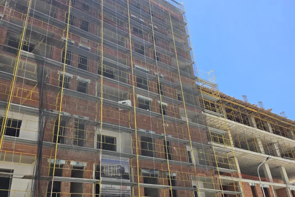 Shtepi ne shitje Apartament ne Tirane, 2+1, Mobilimi Bosh, pa mobiluar, Pagesa 105,000  Euro.
