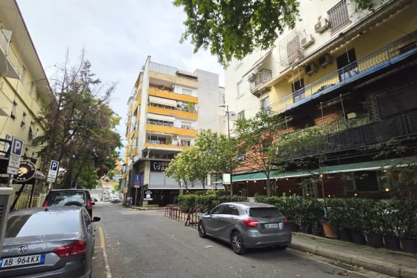 Shtepi me qera Apartament ne Tirane, 1+1, Mobilimi E mobiluar, Pagesa 65,000  Leke.