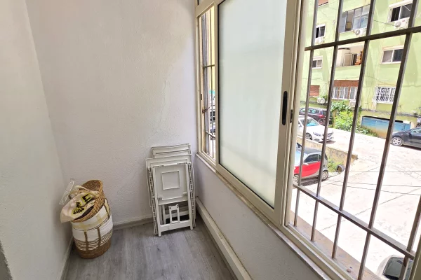 ● ZYRE : 110 m2 Kati 1 Teknik (📍Petro Nini - Sheshi Willson ) 3 Ambiente Pune🌐 3 AC, I Mobiluar per ZYRE 😲 1000Euro NETO/Muaj 🔥