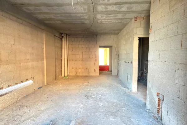 Shtepi ne shitje Apartament ne Tirane, 2+1, Mobilimi Bosh, pa mobiluar, Pagesa 188,000  Euro.