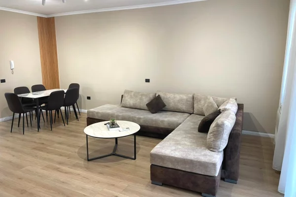 Shtepi me qera Apartament ne Tirane, 1+1, Mobilimi E mobiluar, Pagesa 950  Euro.