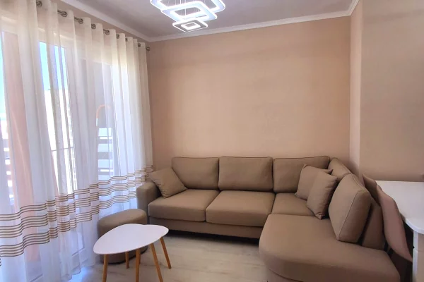 Shtepi me qera Apartament ne Tirane, 1+1, Mobilimi E mobiluar, Pagesa 400  Euro.