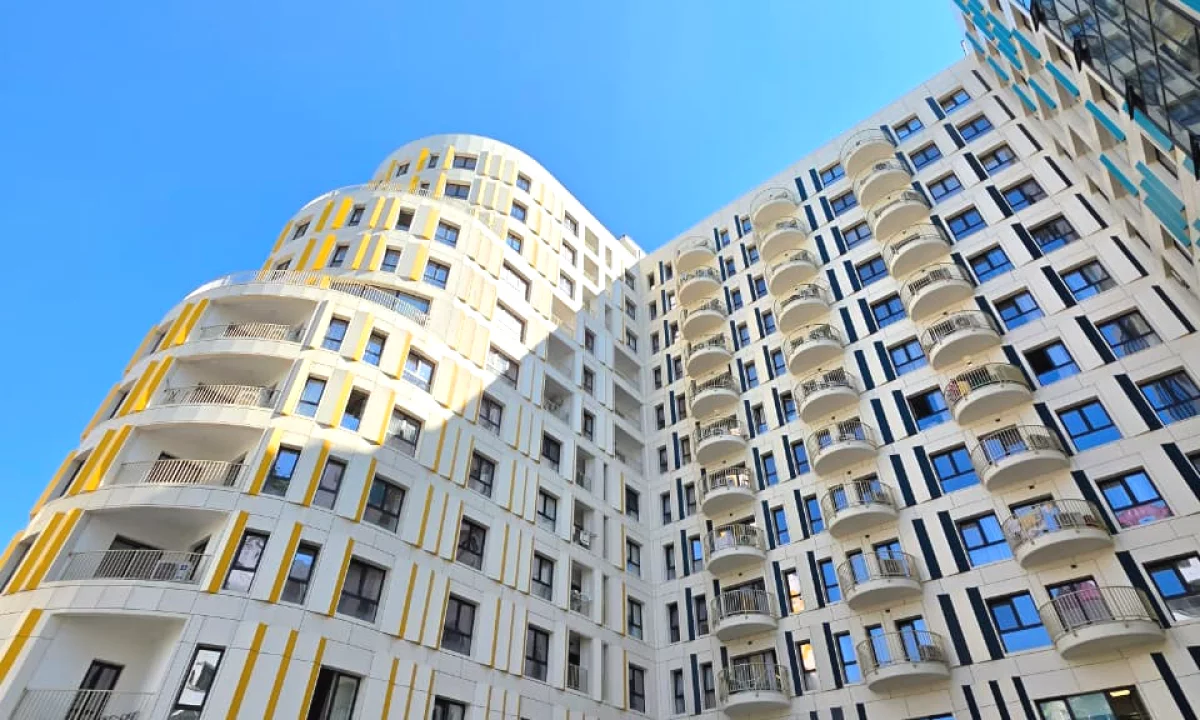 Shtepi ne shitje Apartament ne Tirane, 3+1, Mobilimi Bosh, pa mobiluar, Pagesa 313,000  Euro.