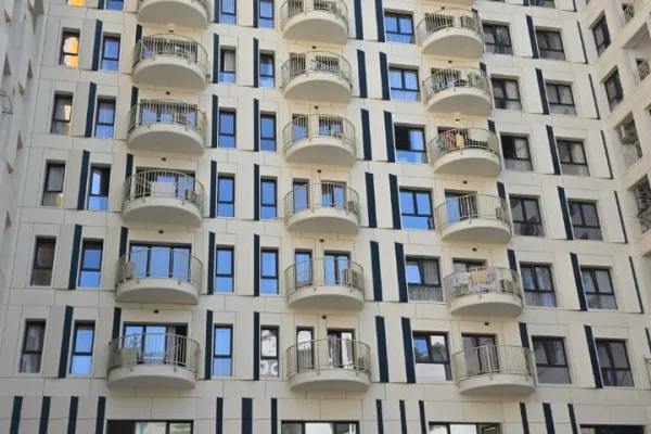 Shtepi ne shitje Apartament ne Tirane, 3+1, Mobilimi Bosh, pa mobiluar, Pagesa 313,000  Euro.