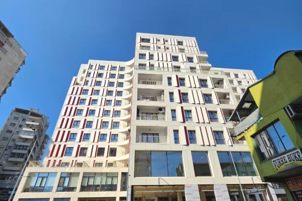 Shtepi ne shitje Apartament ne Tirane, 3+1, Mobilimi Bosh, pa mobiluar, Pagesa 313,000  Euro.