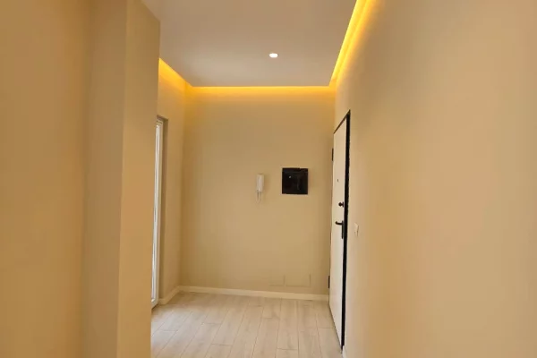 Shtepi ne shitje Apartament ne Tirane, 3+1, Mobilimi Bosh, pa mobiluar, Pagesa 313,000  Euro.