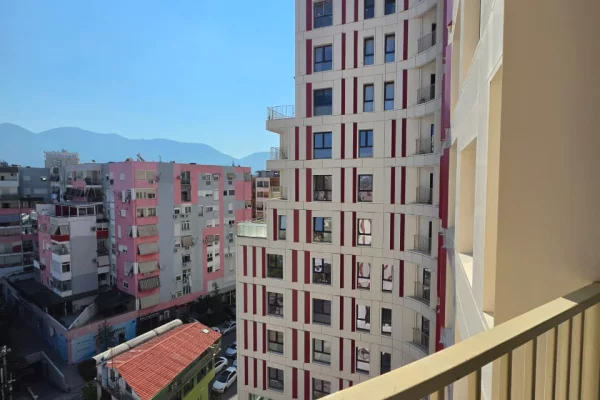 Shtepi ne shitje Apartament ne Tirane, 3+1, Mobilimi Bosh, pa mobiluar, Pagesa 313,000  Euro.
