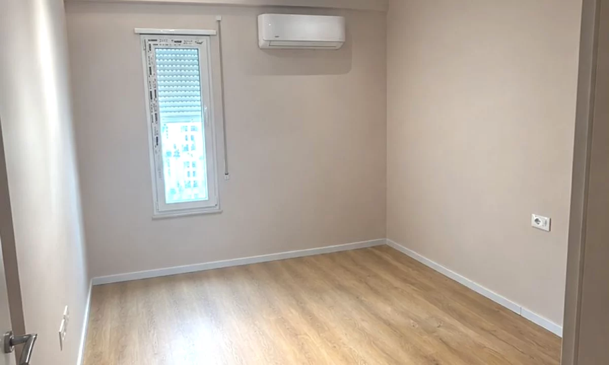 Zyre me Qera (85m2): 60,000All/Muaj || 3 Ambiente Pune +1P.Parkimi📍Ish Sheshi Shqiponja, fiks ne Kryqezim (Pallati Vajza me Peja)