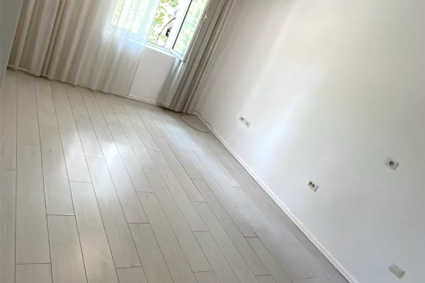 Zyre me Qera (50m2): 65,000All/Muaj || 2 Ambiente Pune📍BLLOKU - fiks siper Kafe Roma, vije e Pare me Rr. Kryesore || Vendndodhje perfekte per Biznes