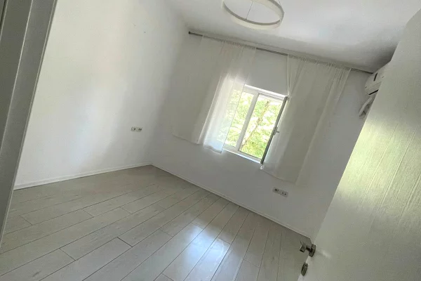 Zyre me Qera (50m2): 65,000All/Muaj || 2 Ambiente Pune📍BLLOKU - fiks siper Kafe Roma, vije e Pare me Rr. Kryesore || Vendndodhje perfekte per Biznes