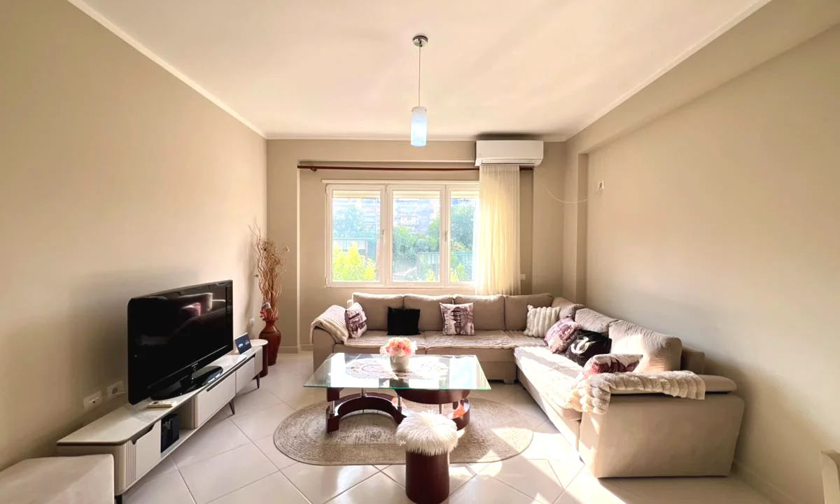 Shtepi me qera Apartament ne Tirane, 2+1, Mobilimi E mobiluar, Pagesa 70,000  Leke.