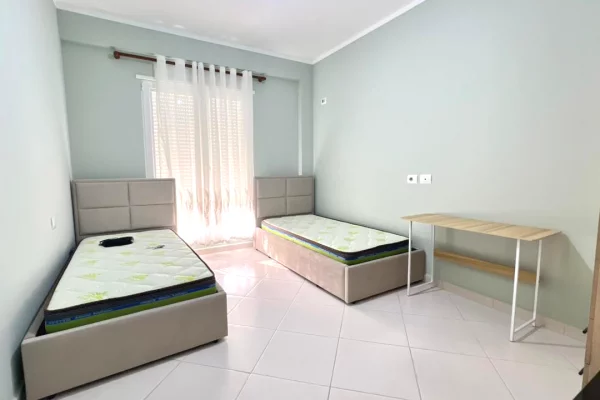 Shtepi me qera Apartament ne Tirane, 2+1, Mobilimi E mobiluar, Pagesa 70,000  Leke.